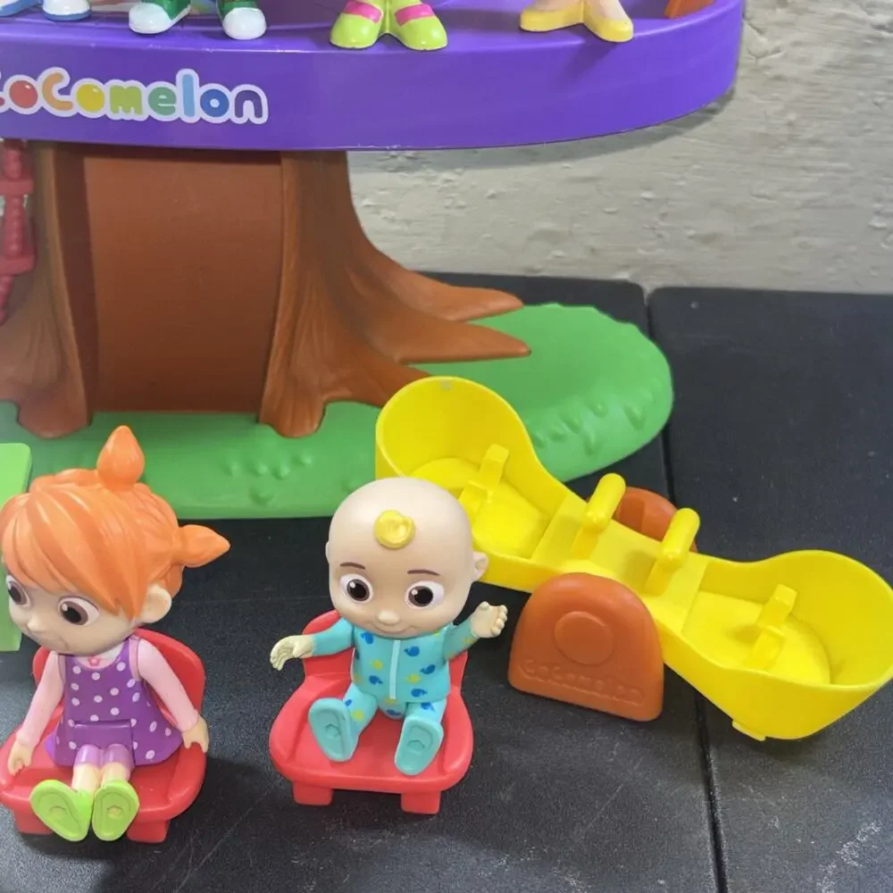 CoComelon Deluxe Clubhouse Songs & Sounds Playset with JJ, Nina Shark, Dog Bingo